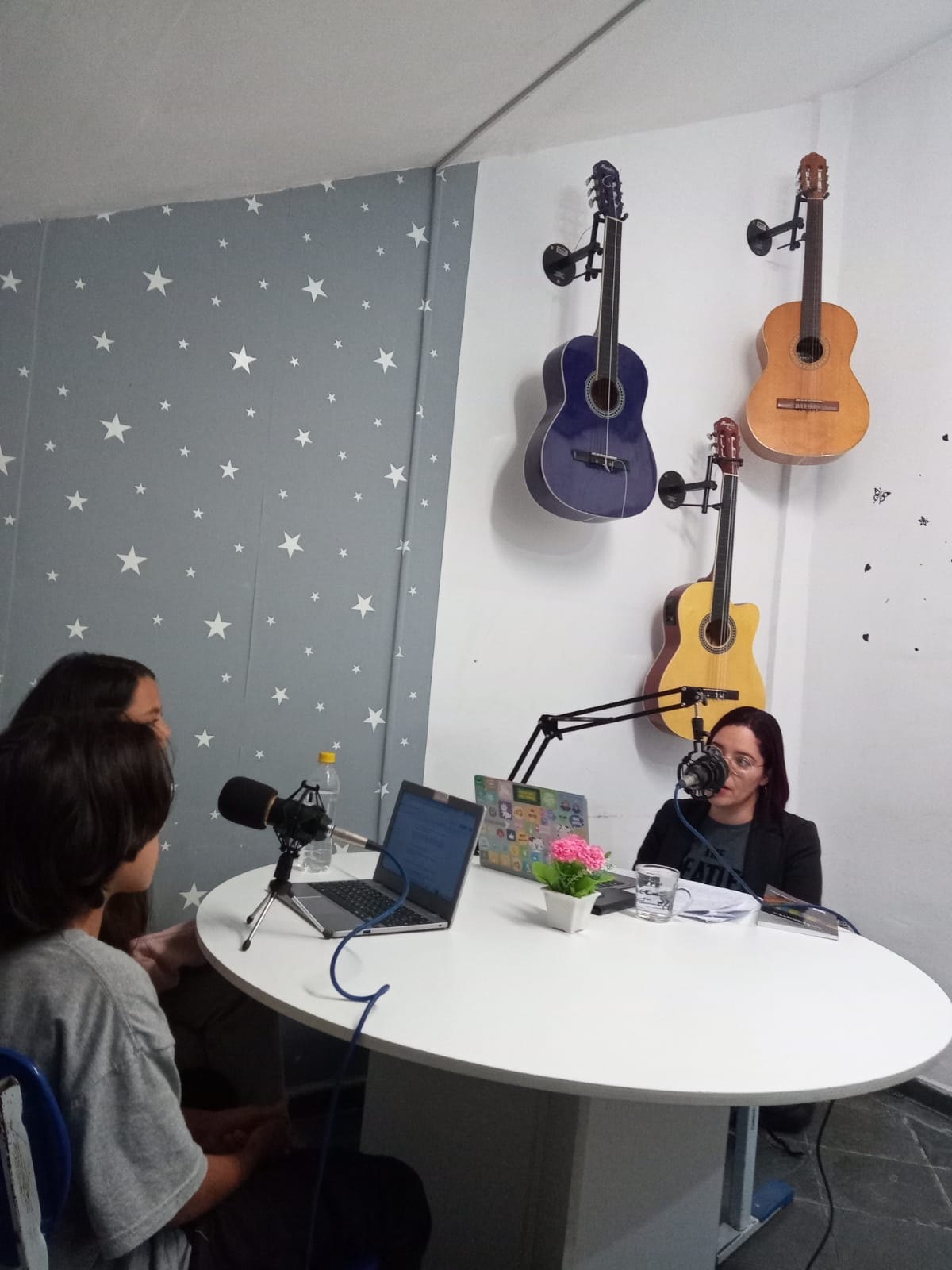 Mutações,  uma bate papo com a professora  e escritora Renata Emily