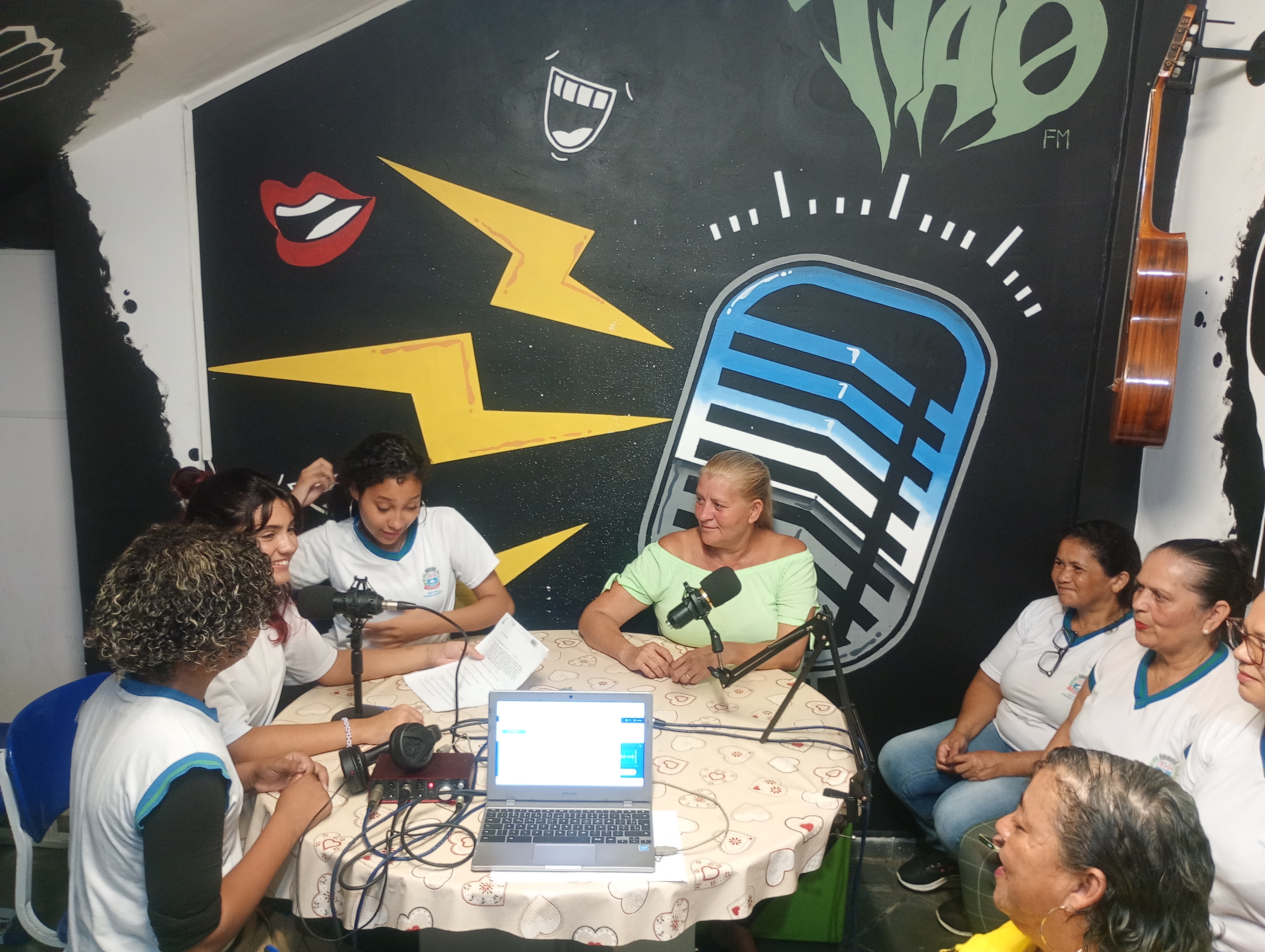 Recomeços: Mulheres da EJA